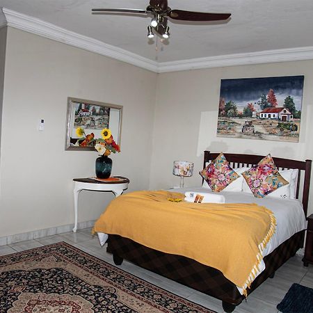 Dei Gratia Guest House Мусина Екстериор снимка