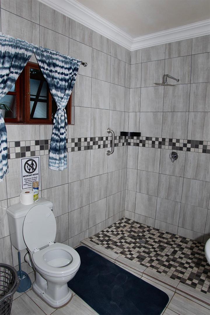 Dei Gratia Guest House Мусина Екстериор снимка