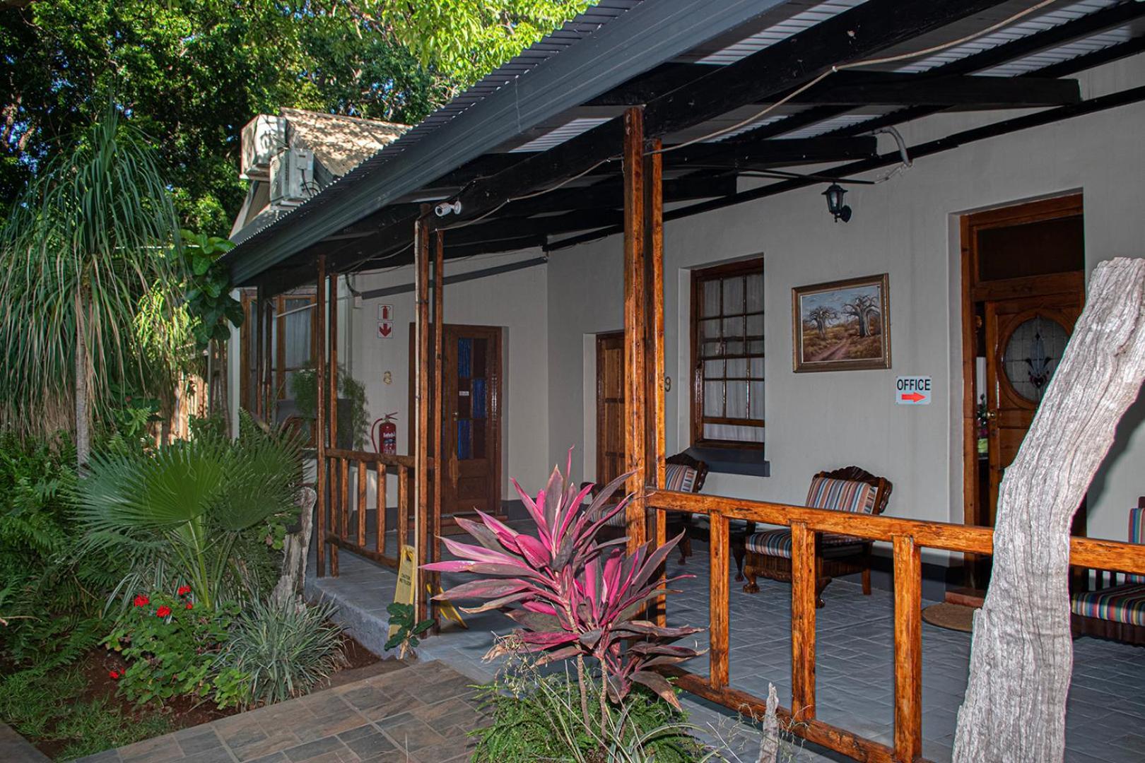 Dei Gratia Guest House Мусина Екстериор снимка