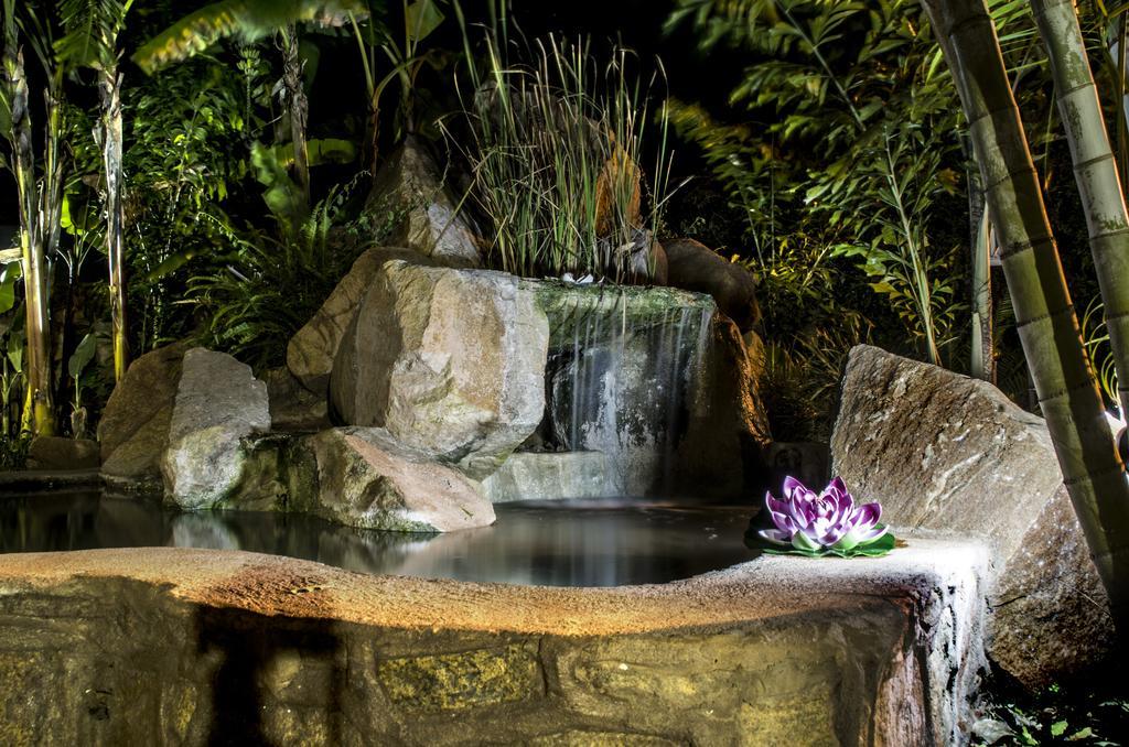Dei Gratia Guest House Мусина Екстериор снимка